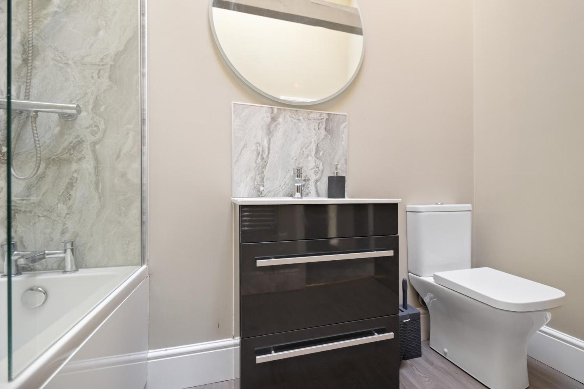 Whiskawaystays - Victoria House - Apartment 6 Worcester Exteriér fotografie